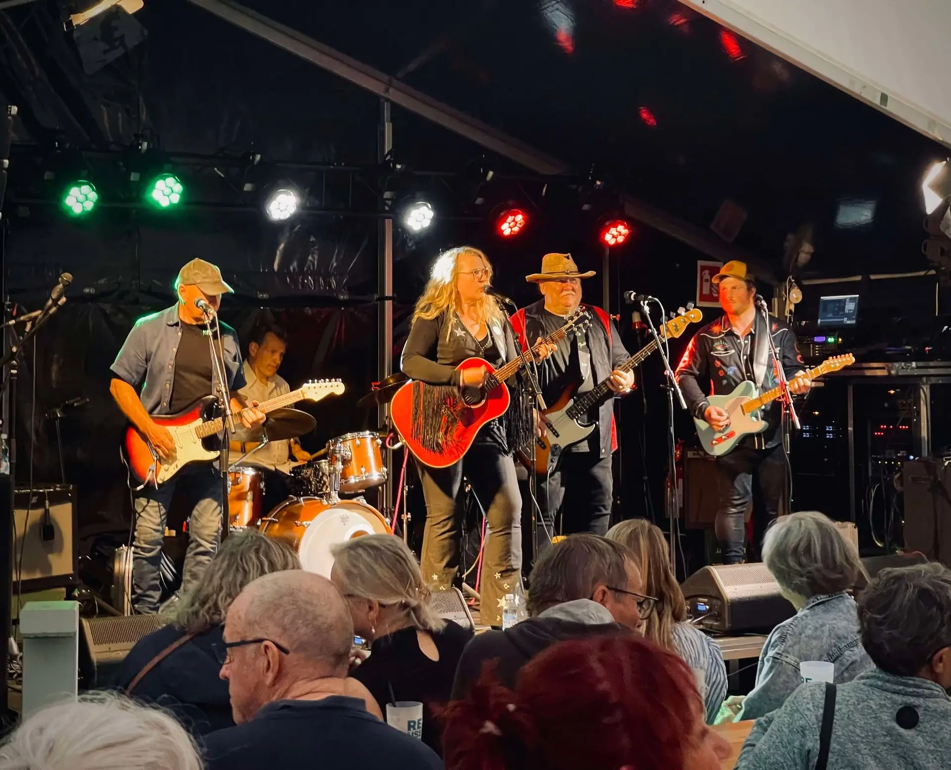 Bibbi & Snif med band (Country Night)