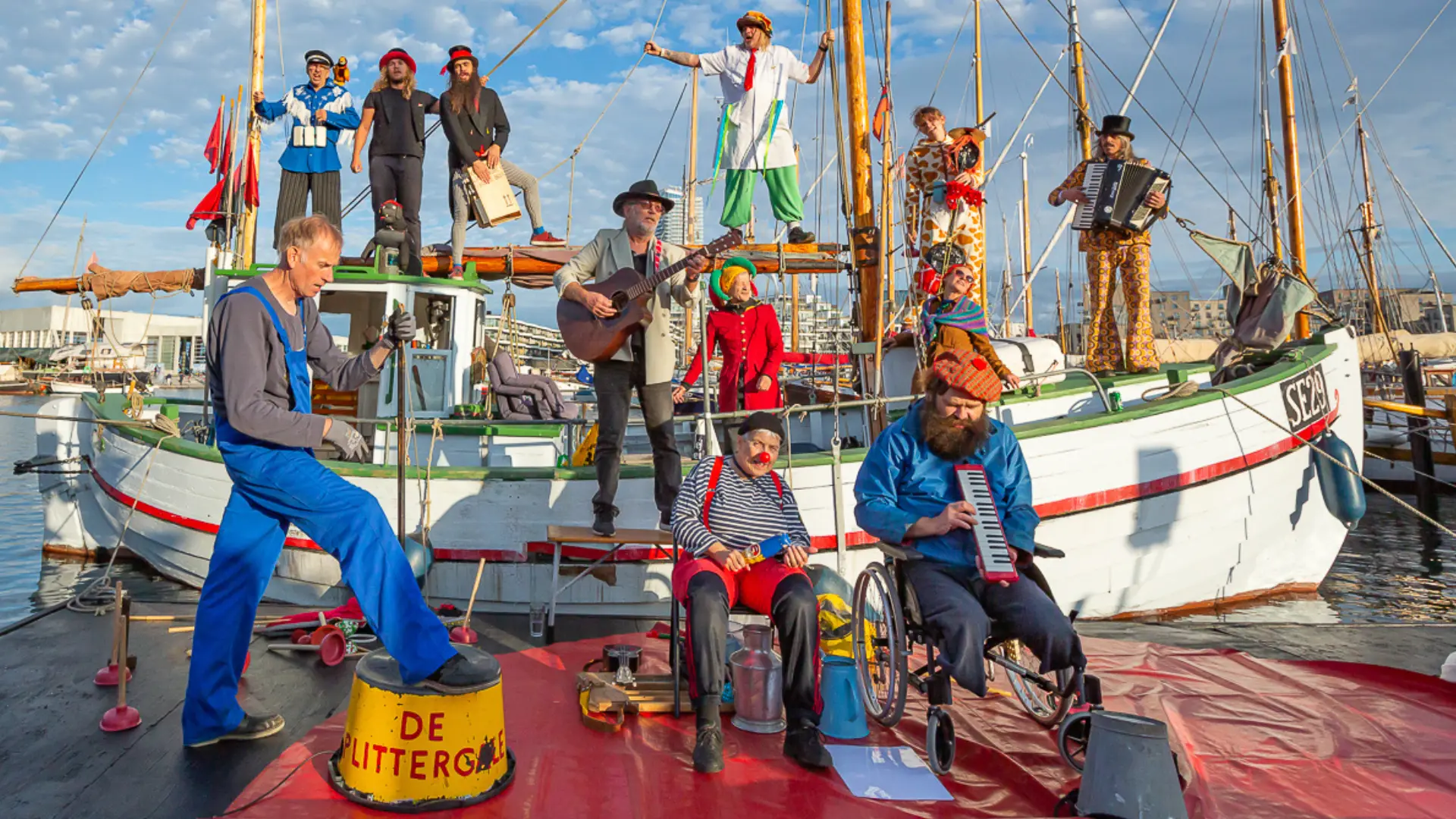 Show med Gøglerorkestret De Splittergale