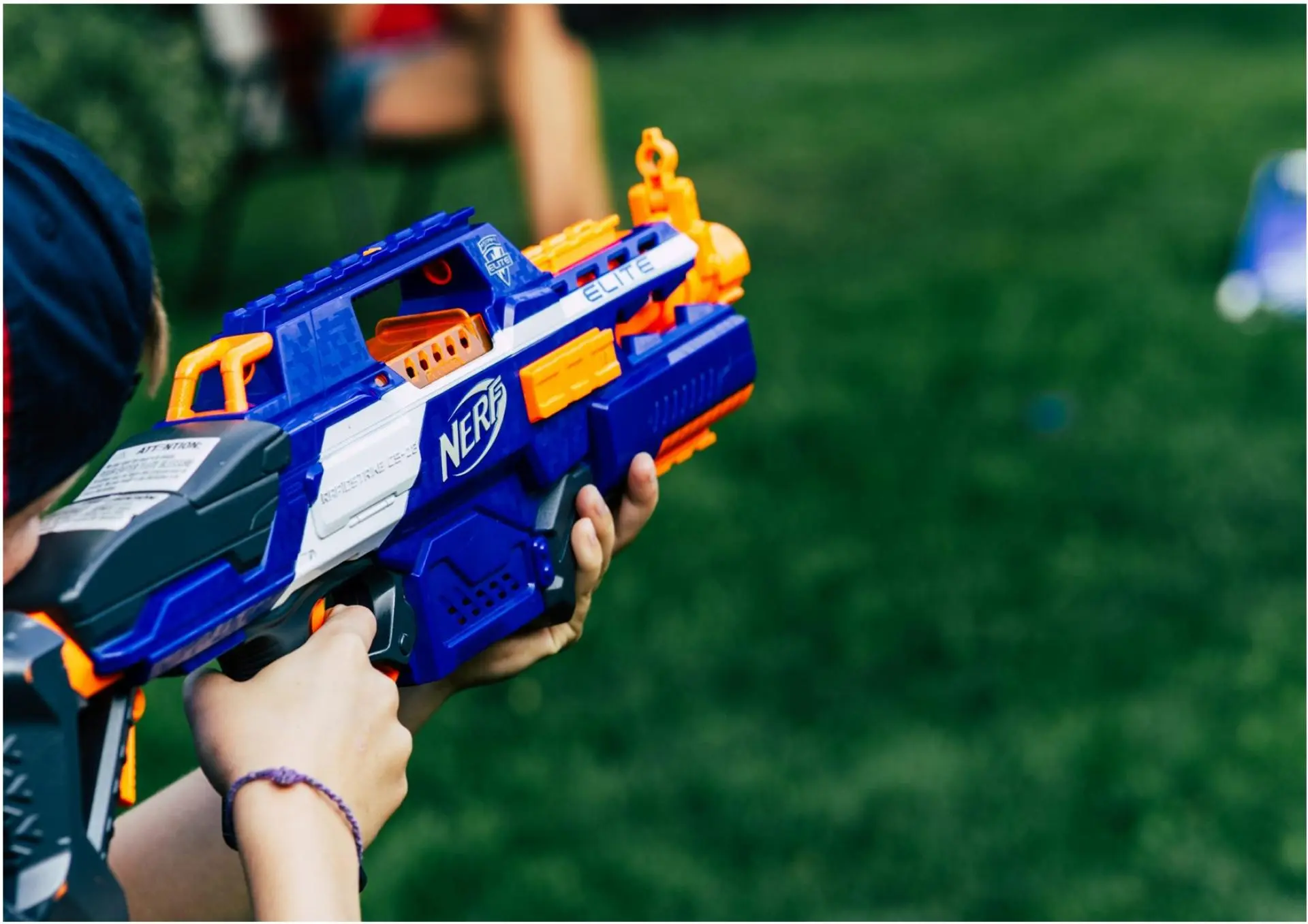 Skyd en bibliotekar – Nerf Night på biblioteket