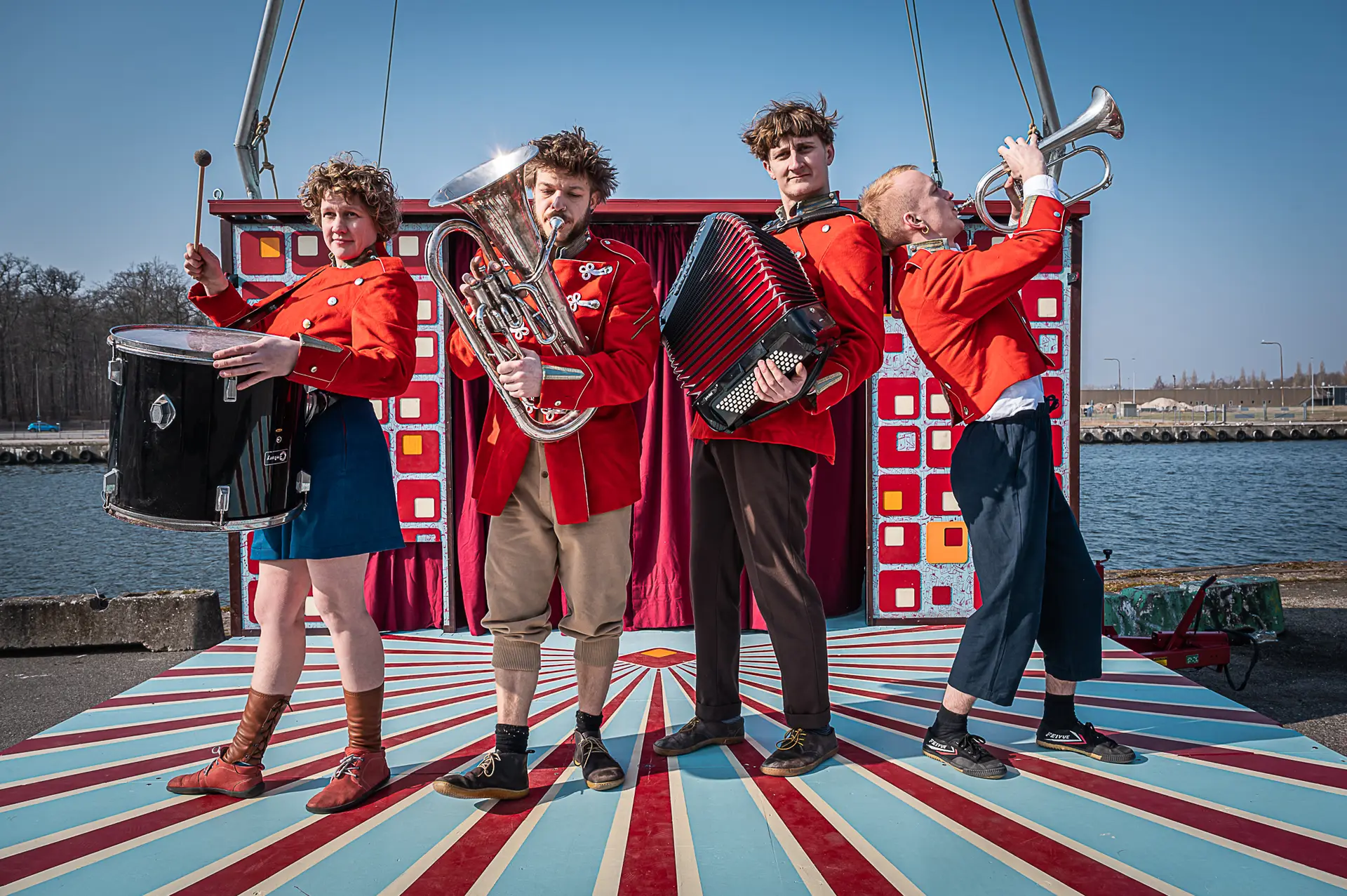 Gadeteater: Cirkus Grand Danois