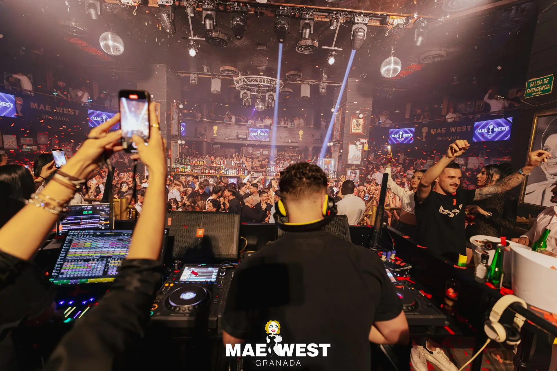 Mae West Granada